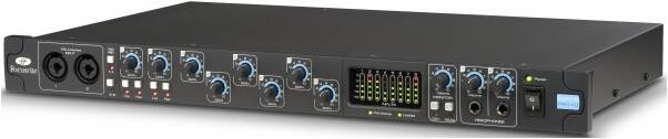 FOCUSRITE Saffire PRO 40 i/o Firewire-интерфейс (24/96, 20 входов/20 выходов: 8 аналоговых микрофонн