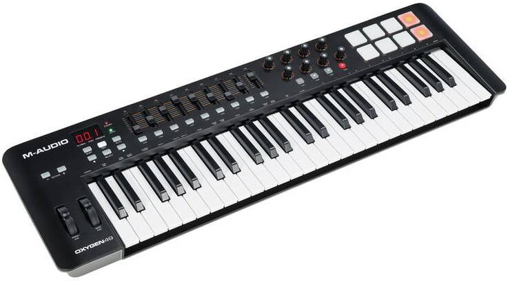 M-Audio Oxygen 49 Mk IV 49 клавишная USB MIDI клавиатура, LCD дисплей, 8 энкодеров, 8 пэдов, 9 фейде — изображение 3